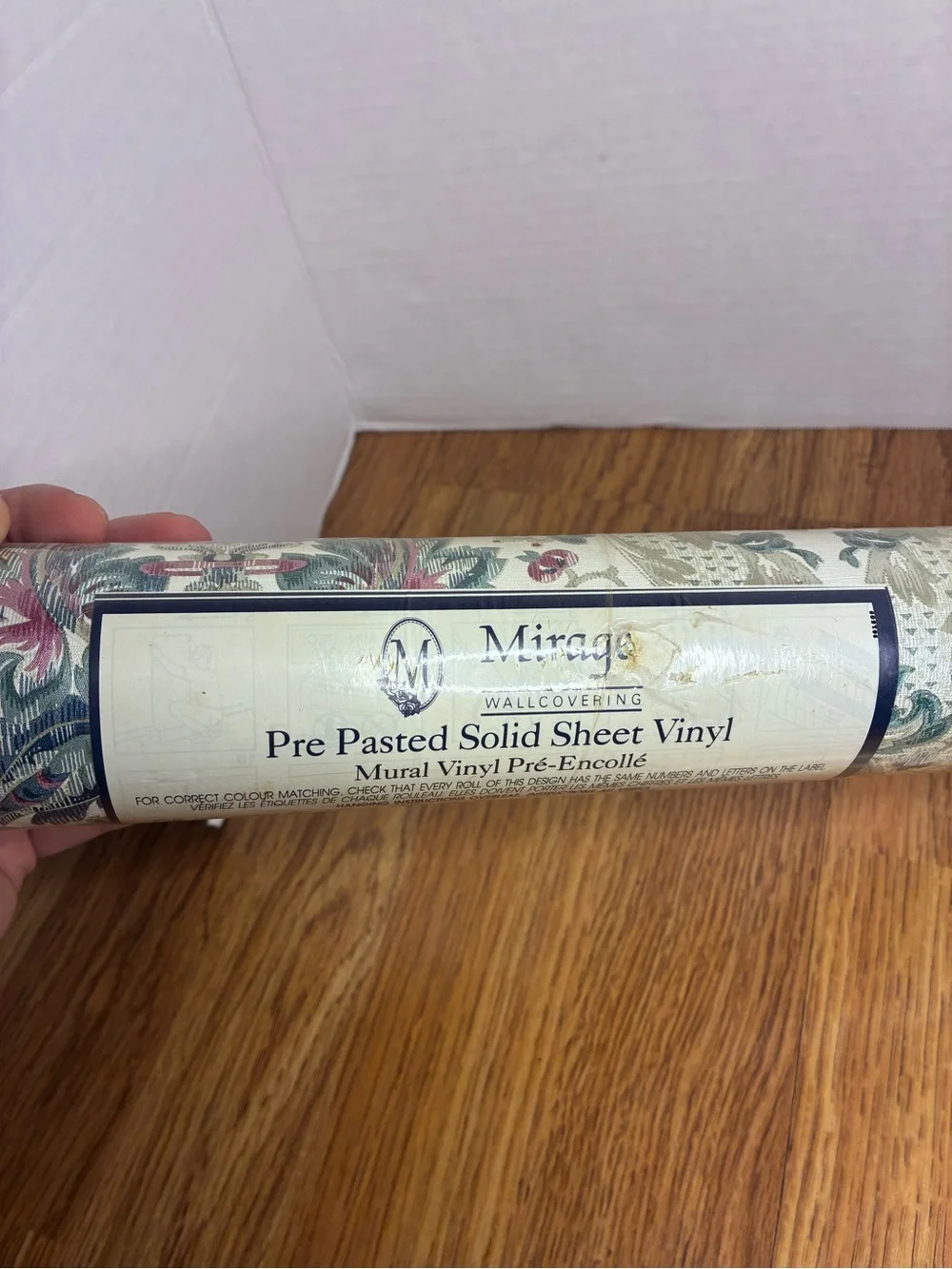 Mirage Mural Vinyl Pre Pasted Solid Sheet Wallpaper Shiny Floral 56 Sq Ft 11 yd